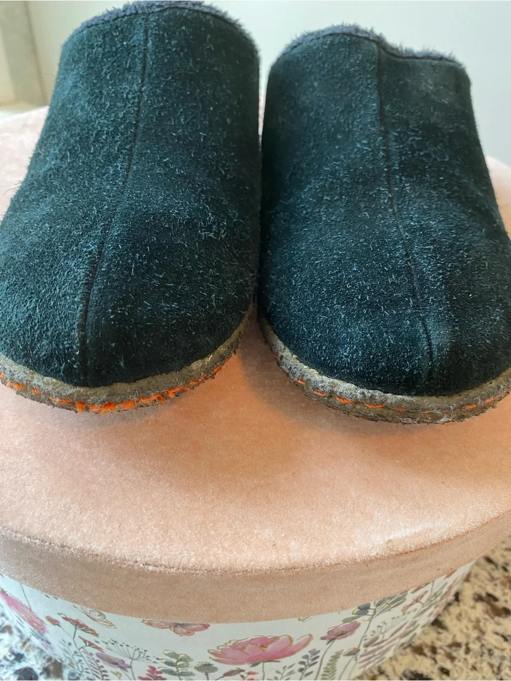 SOREL Lanner Ridge Kids Slip On Slippers Black Suede Upper Fleece Lining 1